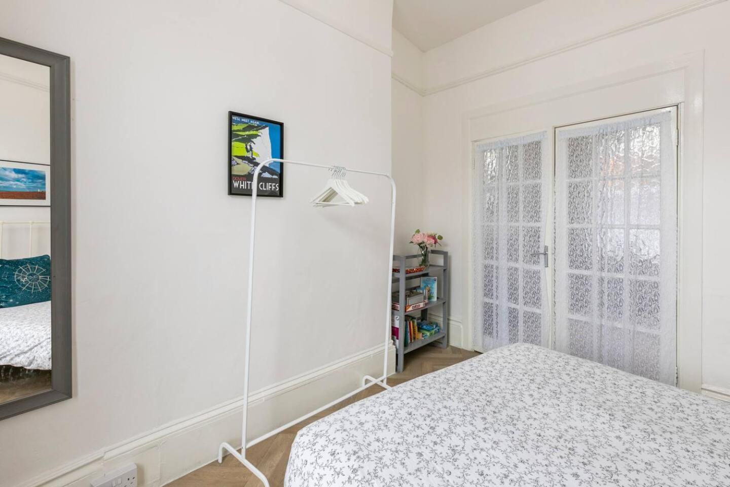 4 Bed Home 3 Mins From Harbour + Sandy Beach Folkestone Exterior foto